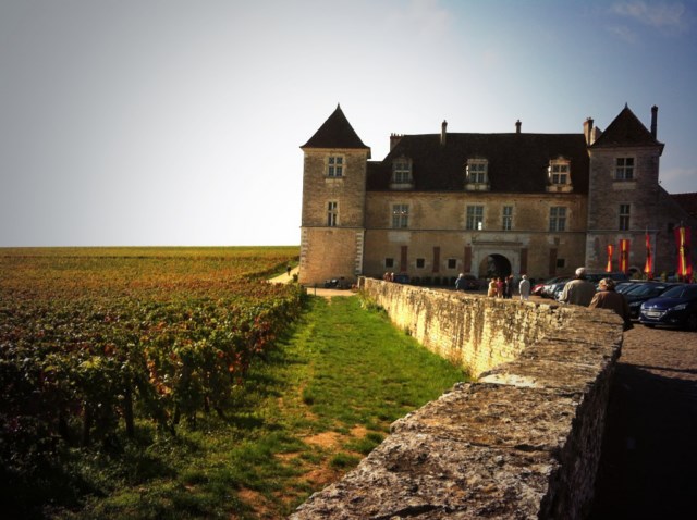 Livres en Vignes Château du Clos de Vougeot Carine Marret Dans l'ombre du Saint Suaire Commissaire Levigan